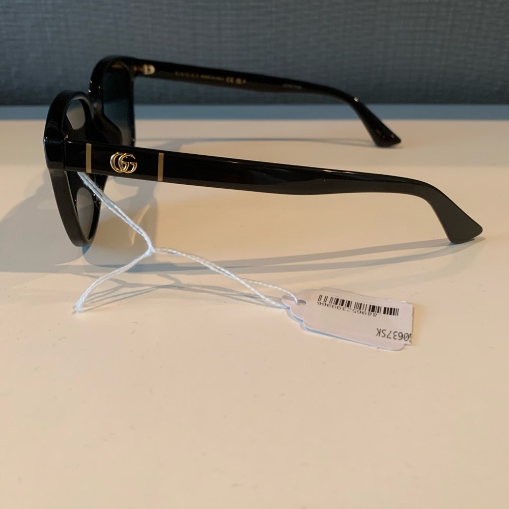 Gucci Classic Black Men's Sunglasses - Picture 9 of 16